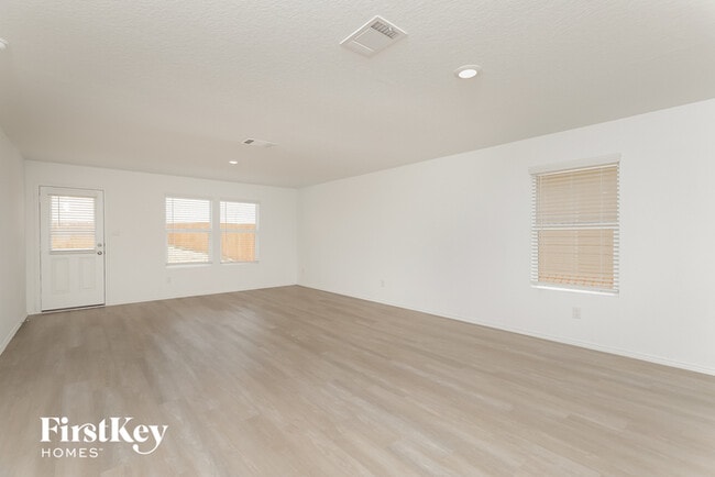 Photo - 10623 Vinateros Dr