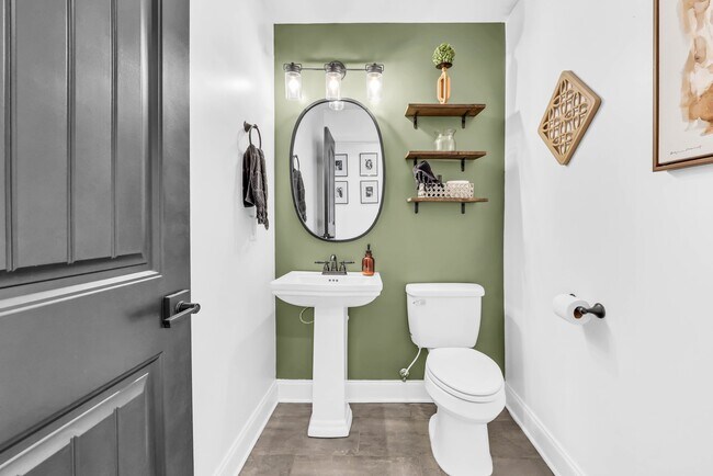 Photo - 505 Sourwood Dr