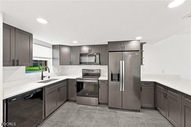 Photo - 16881 Davis Rd Unit 313