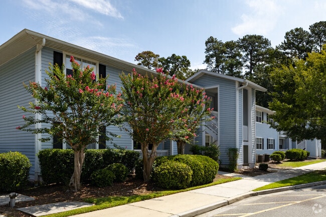 Plantation Oaks Apartments