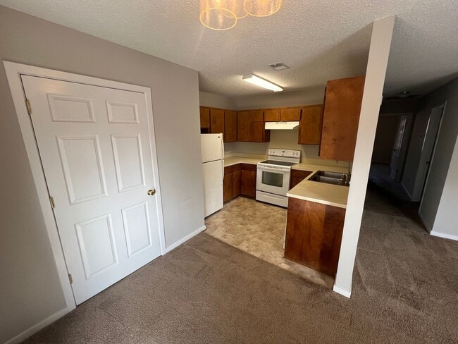 Photo - Serene 2-Bed Oasis in North Charleston – Lush Surroundings & Modern Comforts