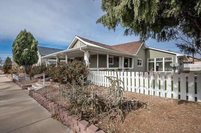 Photo - 903 W 15th St