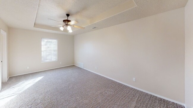 Photo - 732 W 18th St Unit B