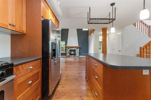 1734 Robins Roost