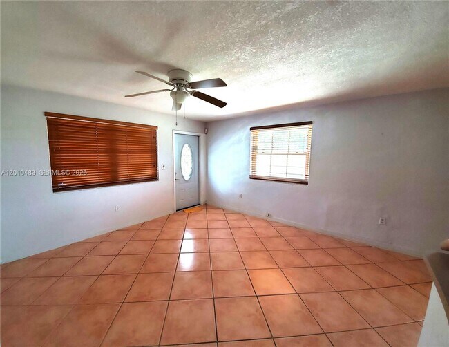 Photo - 690 SW 120th Ave