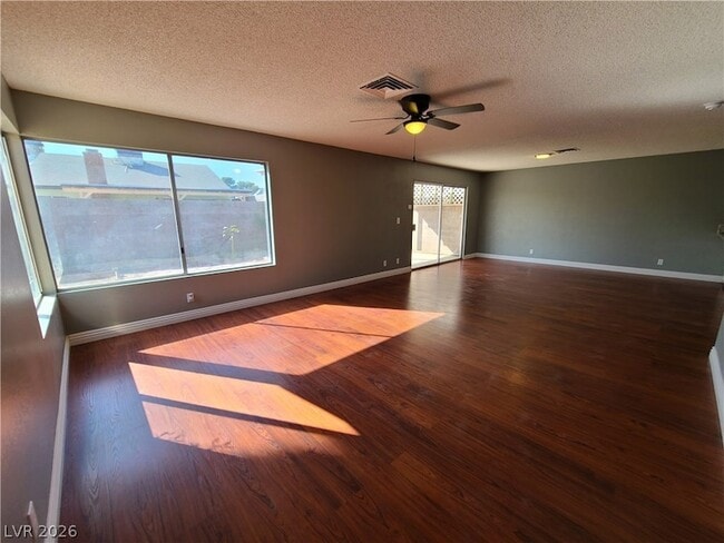 Photo - 6751 Ledgewood Dr