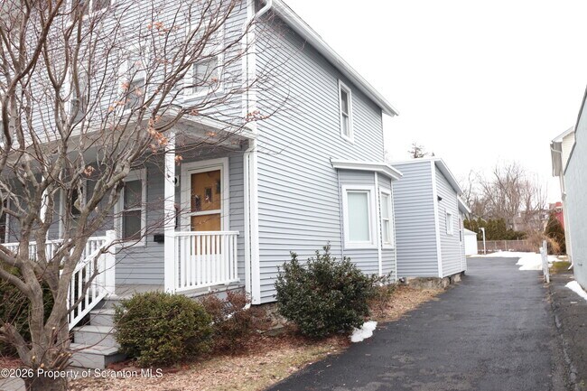 Photo - 710 W Lackawanna Ave