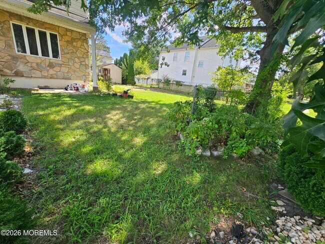 4 Reade St