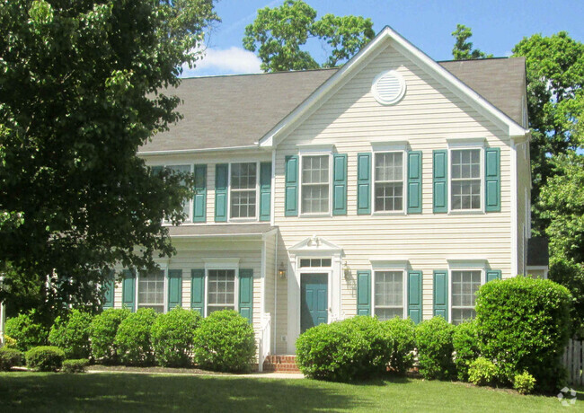 Building Photo - Terrific 4 Bedroom Home in Henrico Availab...