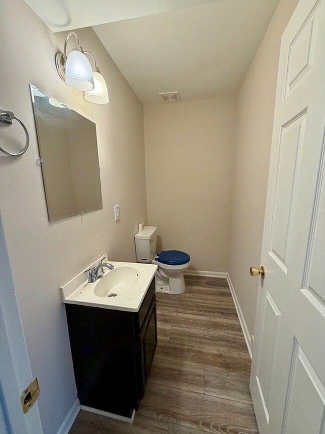 Photo - Welcome to White Chapel!