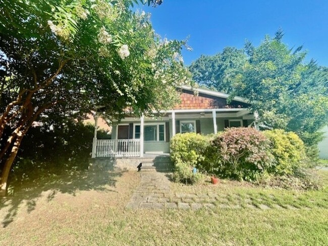 Building Photo - Coming soon - this home is currently being enjoyed by another resident but will be available soon...