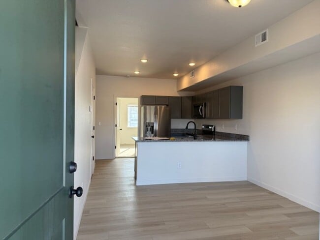 Photo - House For Lease