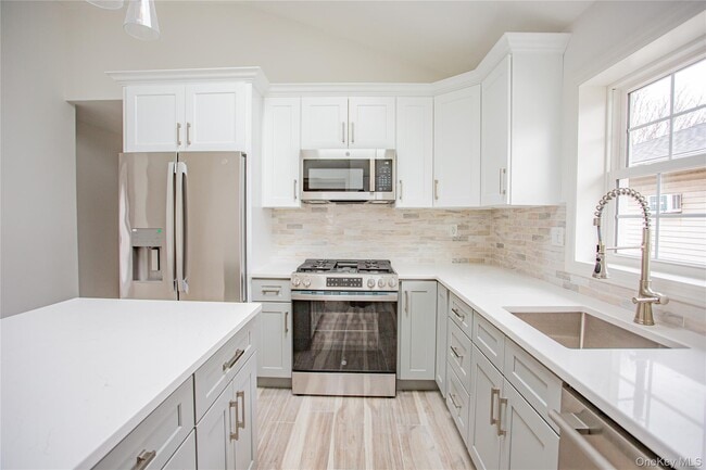 Photo - 451 E Pine St Unit upper