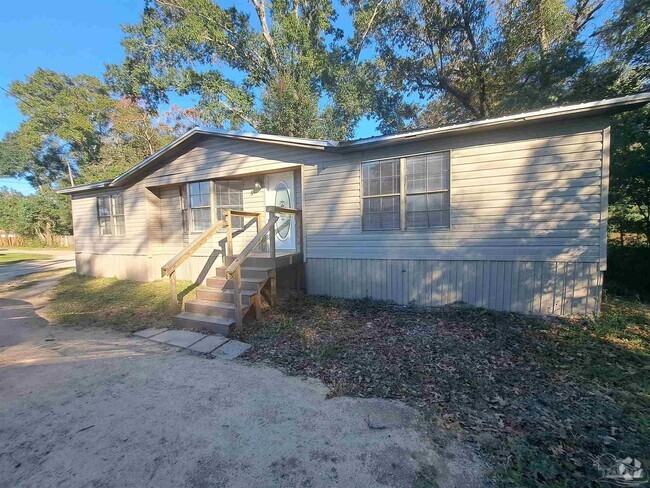 Building Photo - 2821 Hillcrest Ave Rental