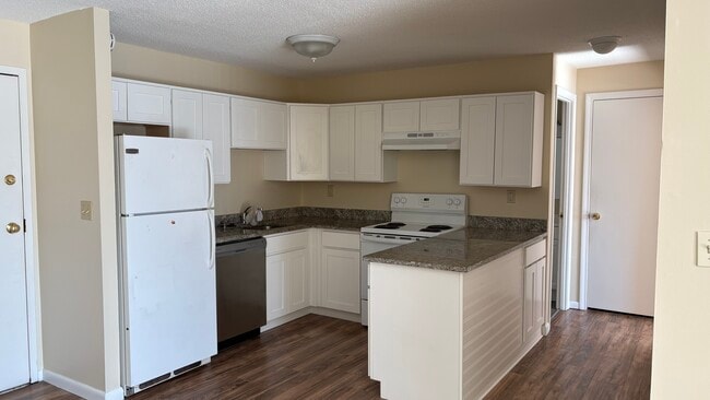 Building Photo - 2310 Harbor View Dr Unit Harbor View Dr