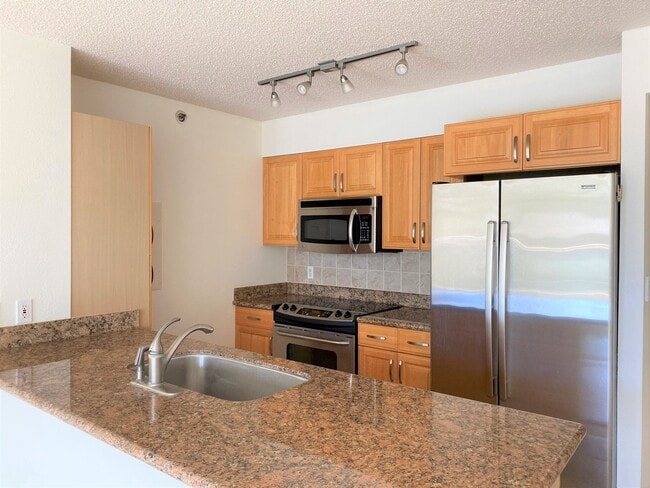 Building Photo - 1133 Waimanu St Unit 504 Rental