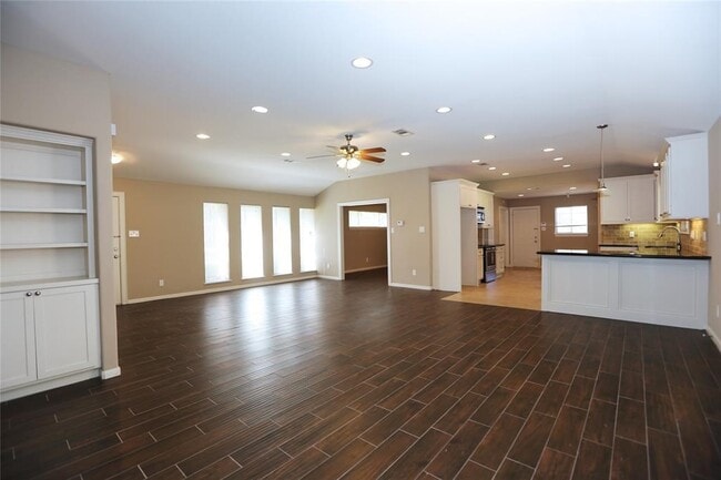 Photo - 7802 Valley View Ln