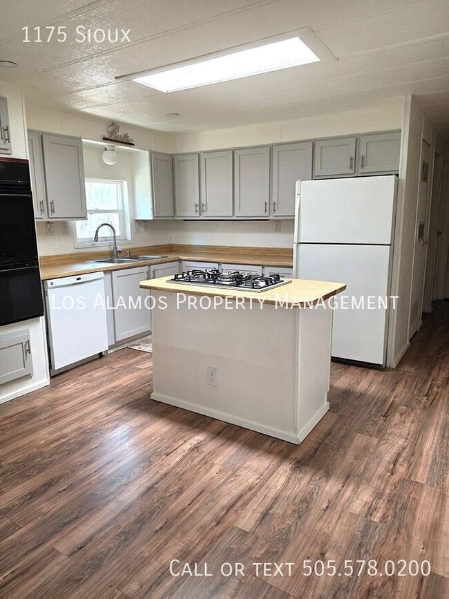 Building Photo - 1175 Sioux-