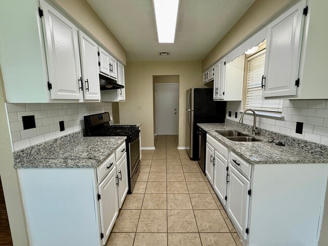 1301 W Waco St