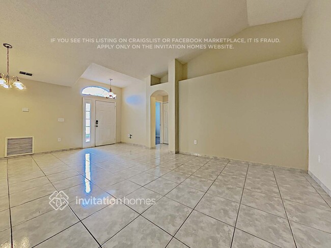 Photo - 1813 Snaresbrook Way