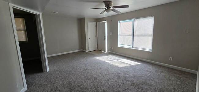 Photo - 5930 Agnes Ave