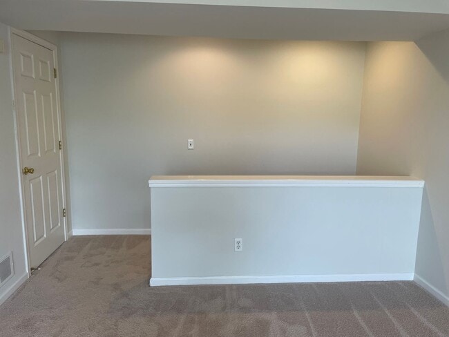 Photo - Shelby Twp 2-Bedroom,2-Bath, attached gara...