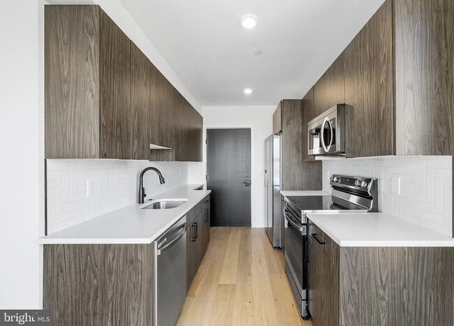 Photo - 1800 W Girard Ave