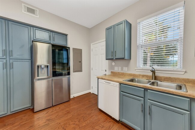 Photo - 4418 N Live Oaks Cir