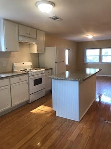 Photo - 1604 Wilson St