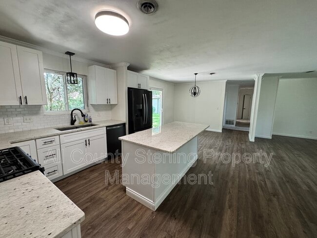 Photo - 353 SE Olustee Ave