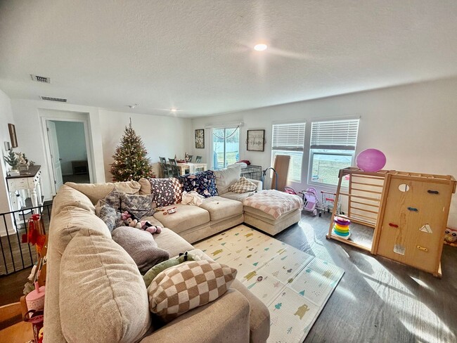 Photo - 4 Bed 2 Bath with HUGE Yard Available in March