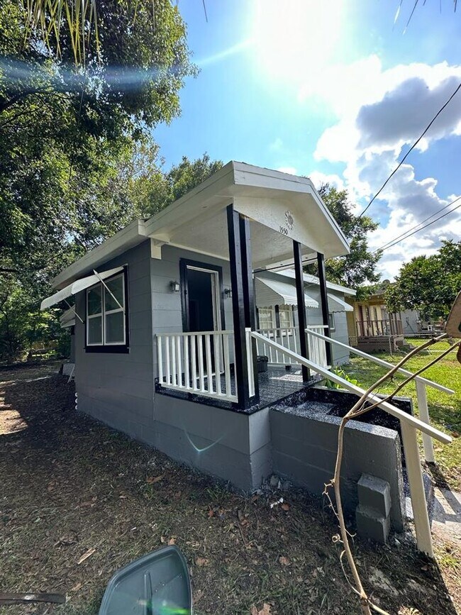 Photo - Fully Renovated 2/1 + Bonus Room Single Family Available Now!
