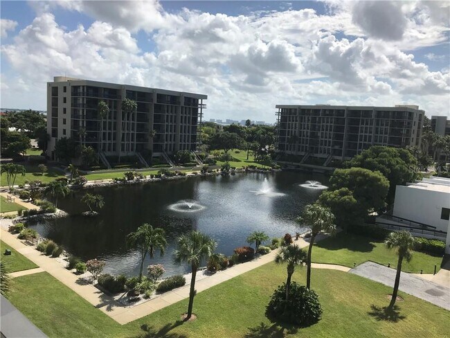 1125 GULF OF MEXICO DR