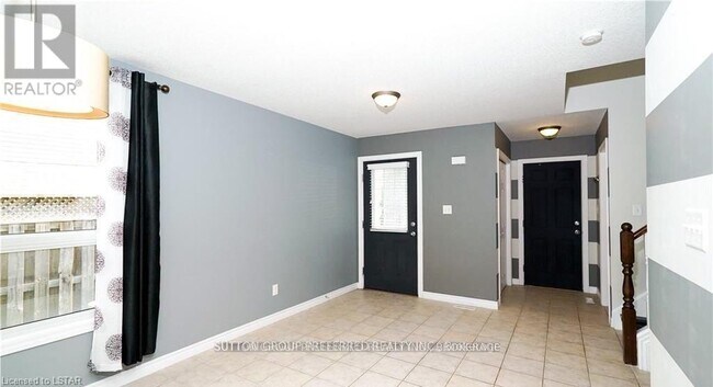 Photo - 1708 Mickleborough Dr
