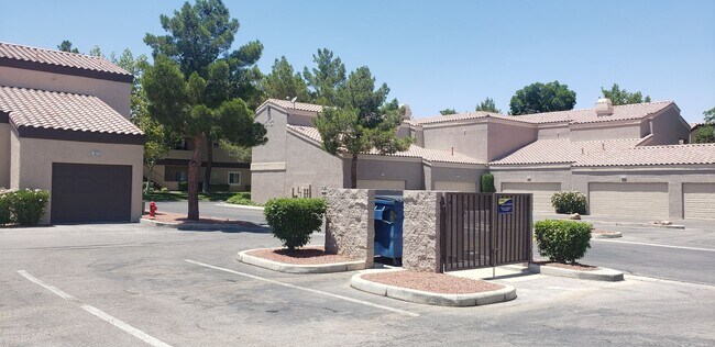 Photo - Beautiful3 bedroom condo, located in a 24 ... Unidad 2077