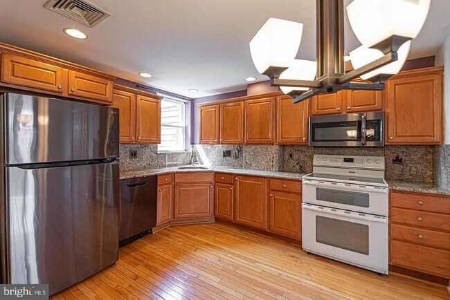 Photo - 1635 Passyunk Ave Unit 2ND FLR