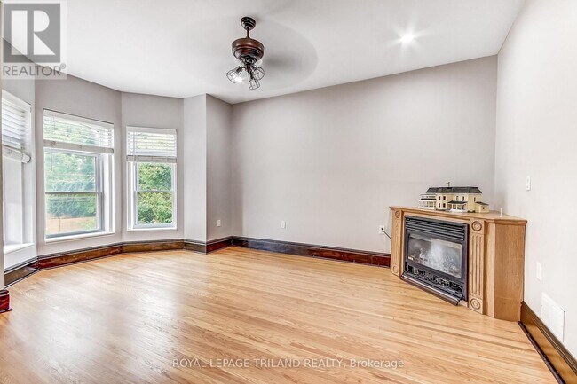 Photo - 33 1/2 - 33 1/2 ST GEORGE STREET