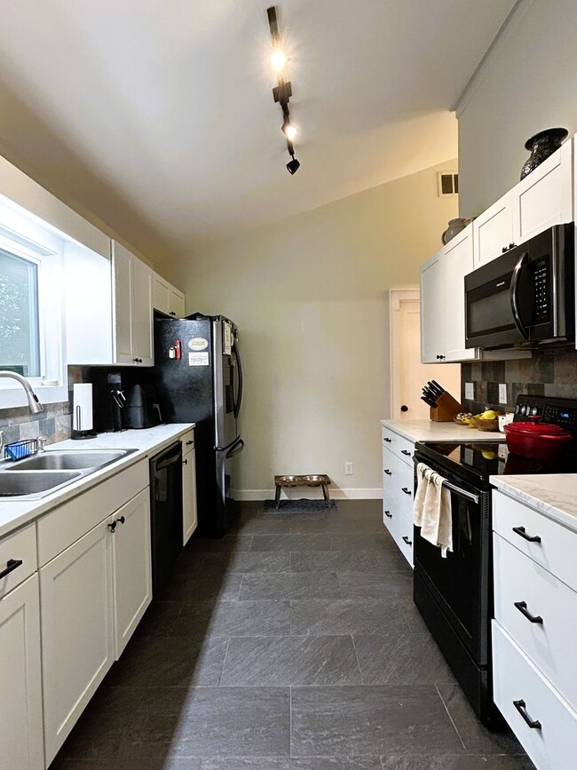 Photo - Spacious 3BR/2BA Home Near Downtown Boone ...