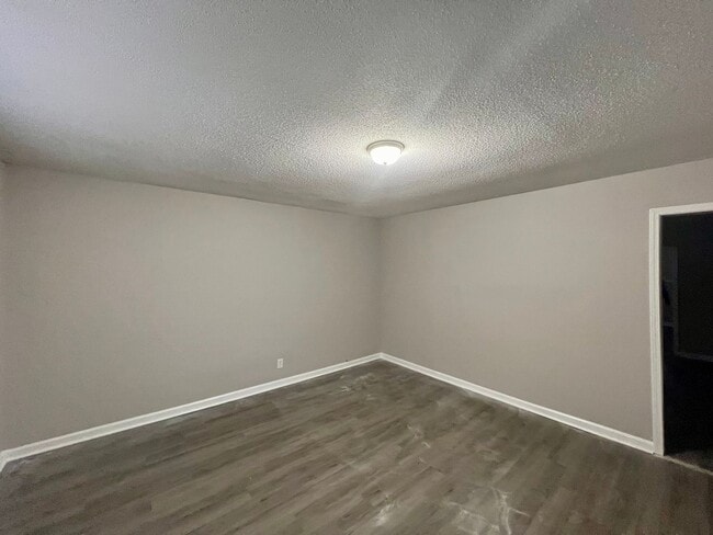 Photo - Three bedroom, 1 bath house in Burlington