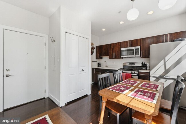 Photo - 315 G St NE Unit 306