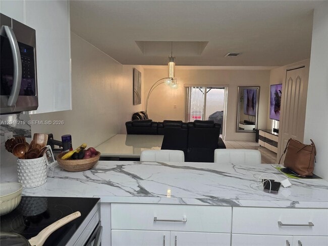 Photo - 523 W 68th St Unit 5