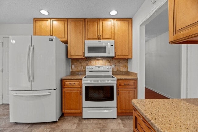 Photo - 3x2 Gem Nestled on Cul-DeSac in Premier Gated Marina Community!!