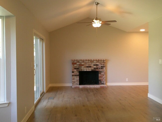 Photo - 785 Dogwood Cir House