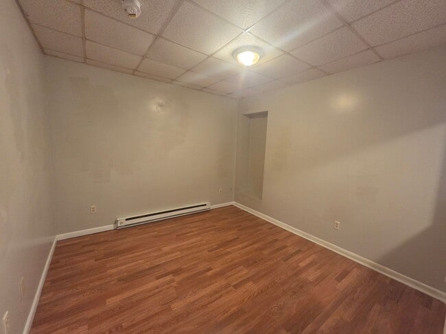 Building Photo - 144 Front St Unit 3