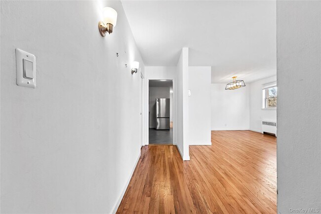 Photo - 200-04 39th Ave