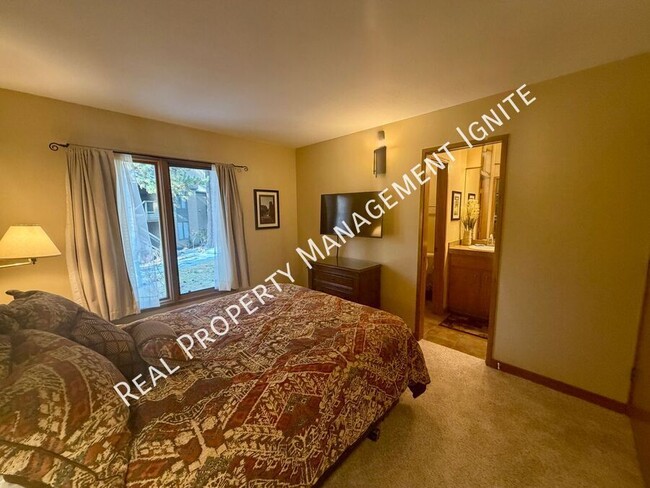 Photo - 19717 SW Mount Bachelor Dr