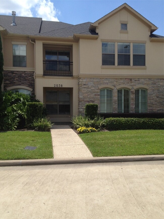Photo - 2038 Palm Forest Ln
