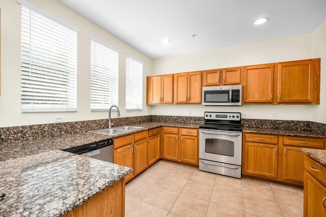 Building Photo - 810 Marina Del Ray Ln