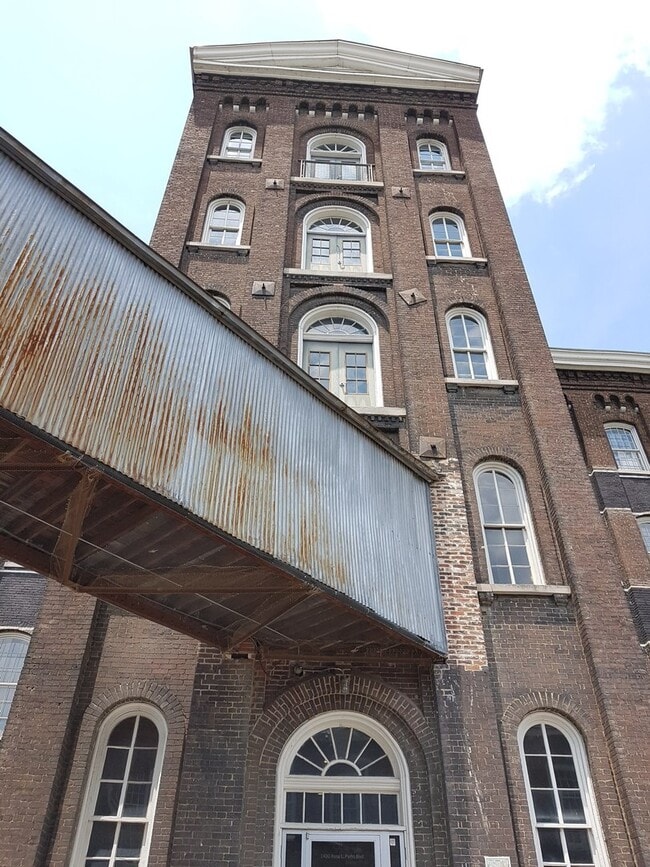 Photo - Available NOW- 1-Bd/1Ba in Werthan Lofts