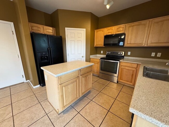 Photo - Stylish 3-Bed Home with Loft & Low-Maintenance Backyard in Phoenix